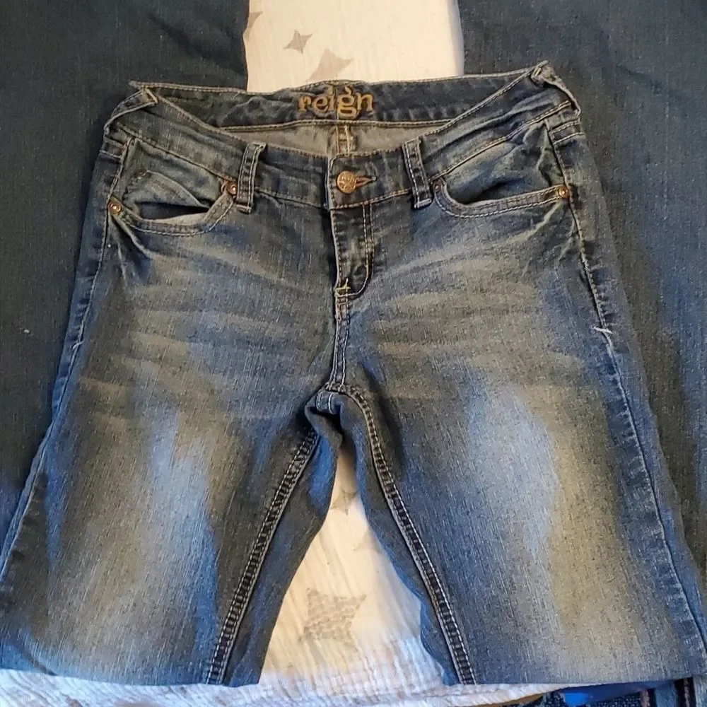 REIGN JEANS - Picture 3 of 9